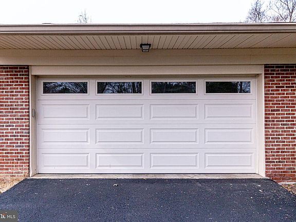 4th image of 8800 Danewood Dr