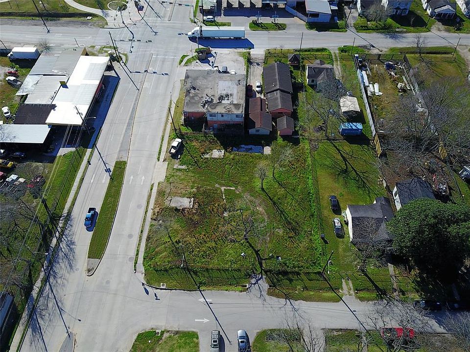 2nd image of 6911 Hirsch Rd