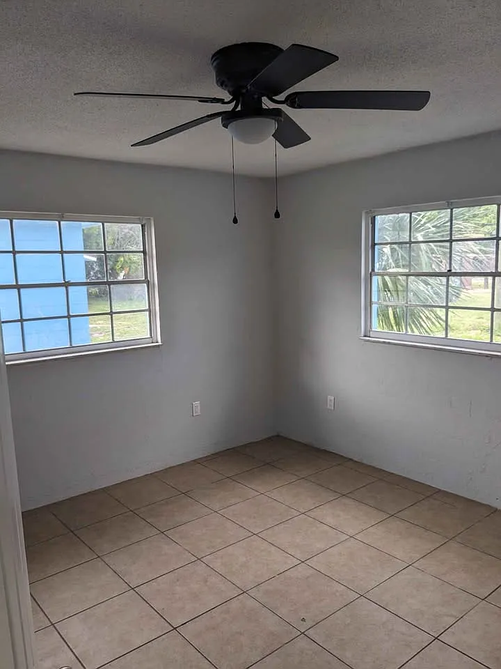 2 bed, 800 sqft, $1,400 — Photo 3