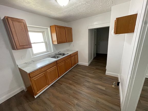 3rd image of 2023 Loretta Ave