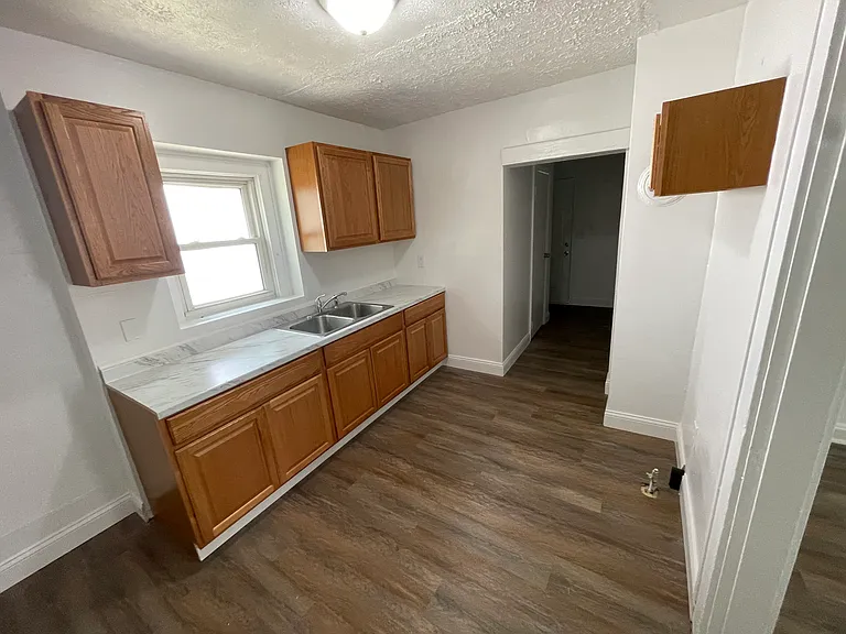 2023 Loretta Ave — Photo 3