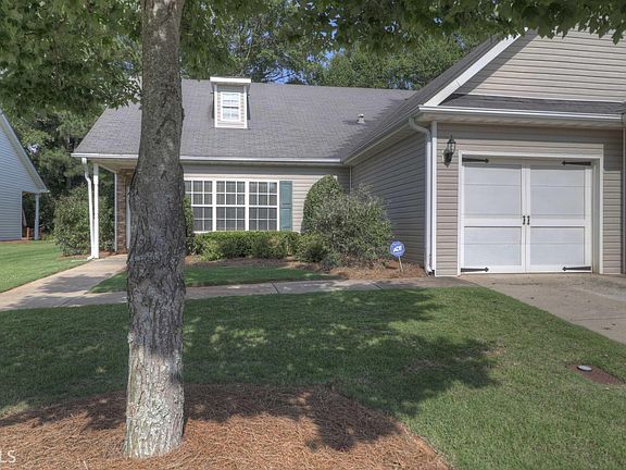 2nd image of 465 City Park Dr
