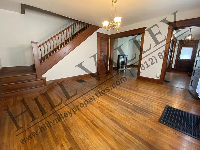 1028 S Center St — Photo 5