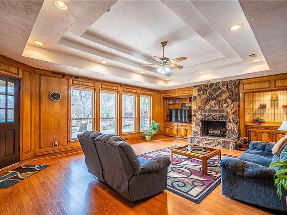 3rd image of 397 Creekwood Dr