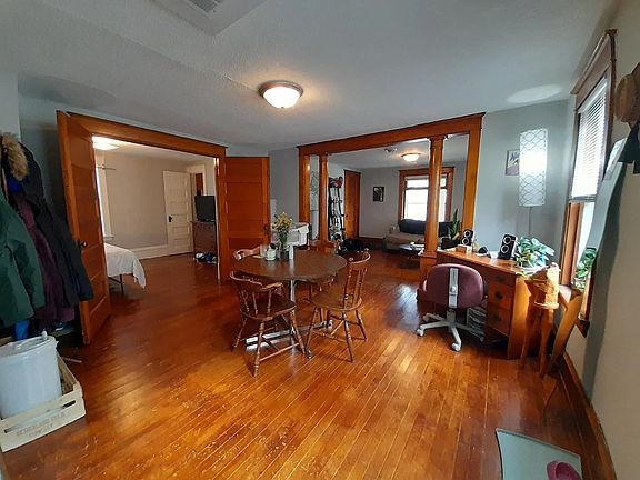 4th image of 2540 Quincy St NE Unit 2