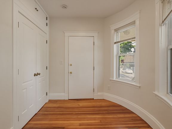 3rd image of 311 N Harvard St #1