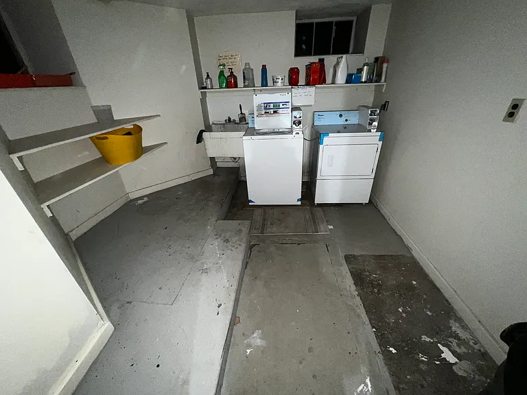 40 Hillside St — Photo 36