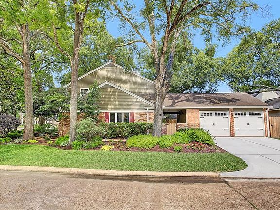 3rd image of 14802 Carolcrest Dr