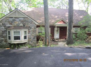 2115 Laurel Ln, Cresco, PA 18326