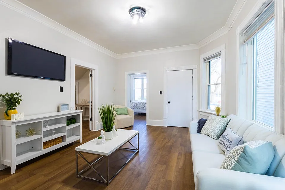 5 bed, 1447 sqft, $1,850 — Photo 2
