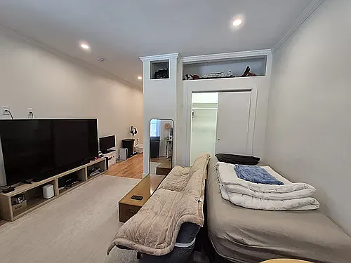 94 Queensberry St. — Photo 16
