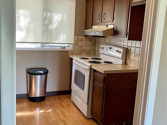 4th image of 156 Charlesgate Cir
