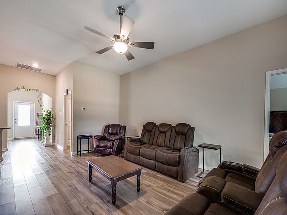 4th image of 344 Lowery Oaks Trl
