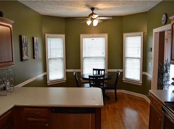 4th image of 214 Sayre Ln