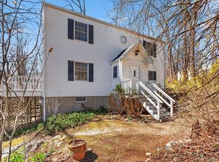 11 Shawnee Road, Putnam Valley, NY