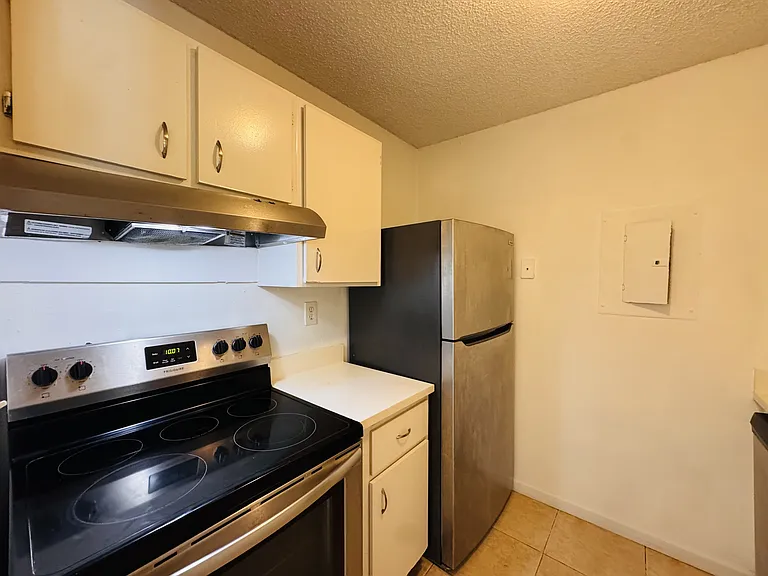 1068 N Benoist Farms Rd — Photo 40