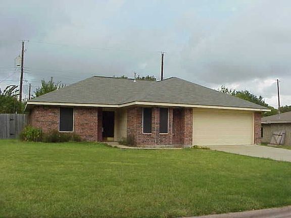 3rd image of 2905 Cheshire Dr