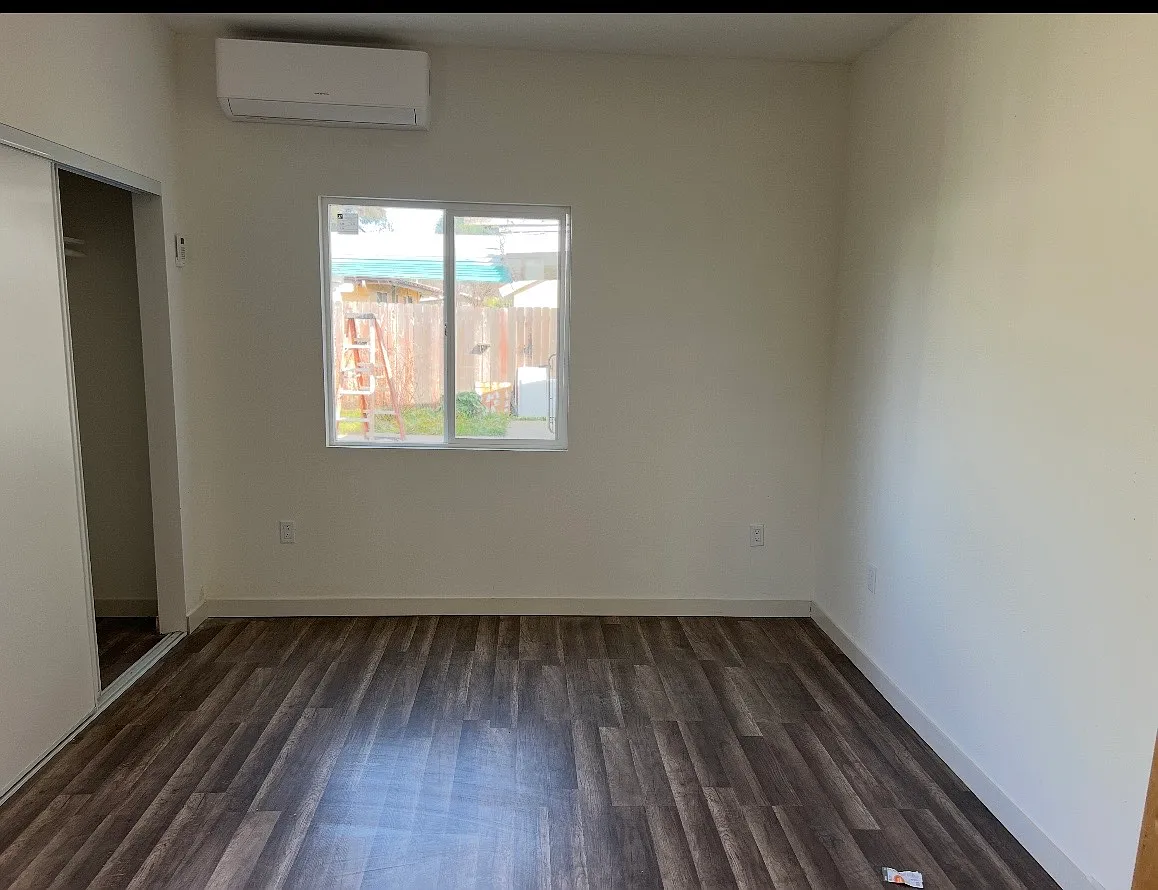 1 bed, 400 sqft, $1,200 — Photo 4