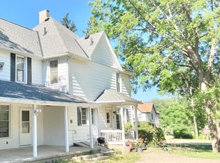 623 1/2 S Monroe St, Waterloo, WI 53594