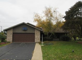 3917 Montclair Rd, Roscoe, IL 61073