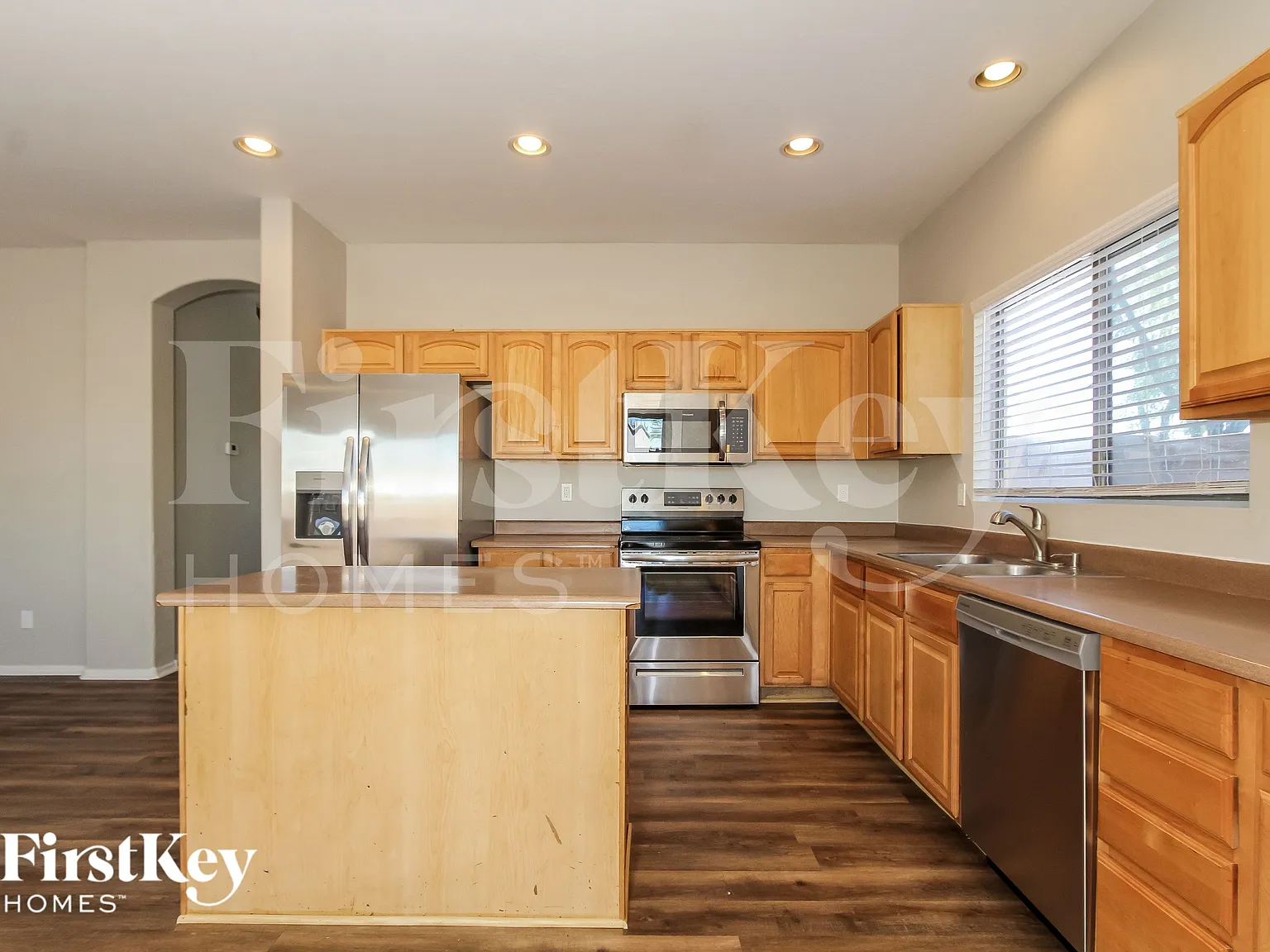 5 bed, 3.0 bath, 2634 sqft, $2,275 — Photo 3