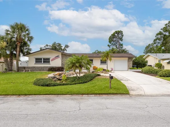 1251 Fairway Dr, Dunedin, FL 34698