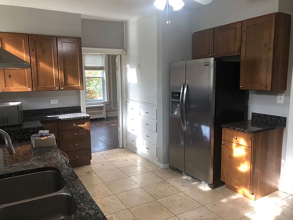 2nd image of 2312 Park Pl #2