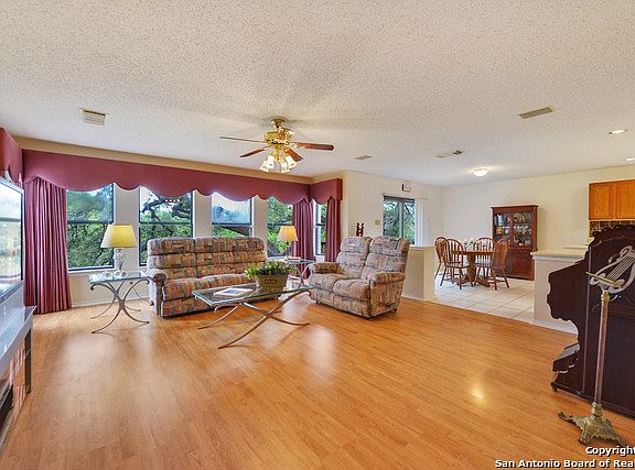 4th image of 2807 Redriver Creek Dr