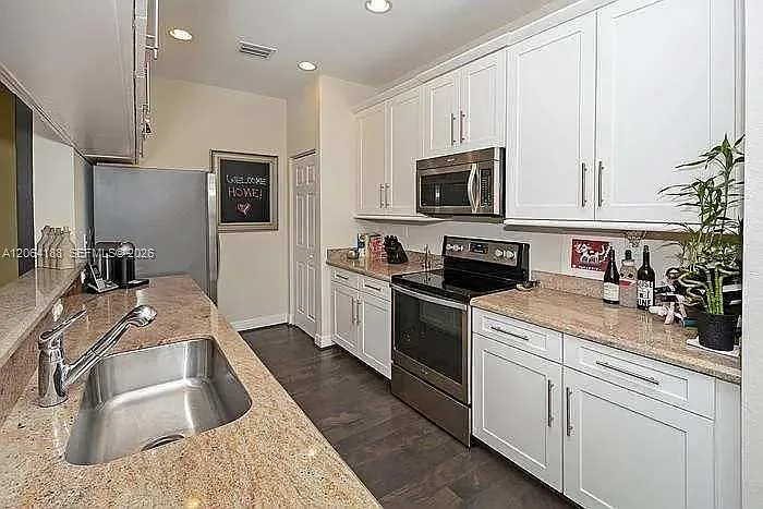 837 SW 147th Ave #1410 — Photo 8