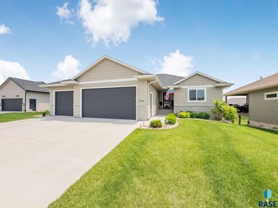 3808 S Home Plate Ave, Sioux Falls, SD, 57110
