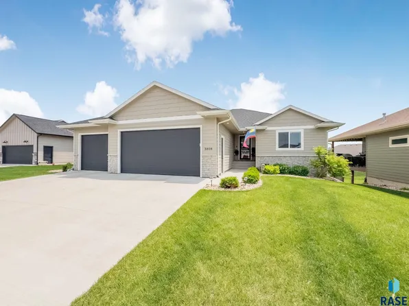 3808 S Home Plate Ave, Sioux Falls, SD 57110