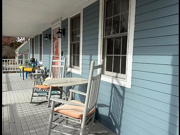 3rd image of 7 Annawon Rd