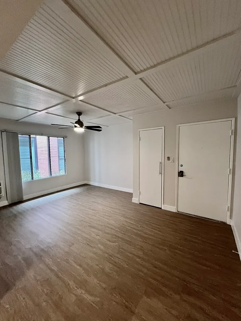 2 bed, 850 sqft, $3,250 — Photo 3