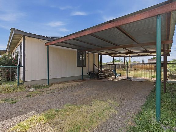 3rd image of 905 W Marfa Ave