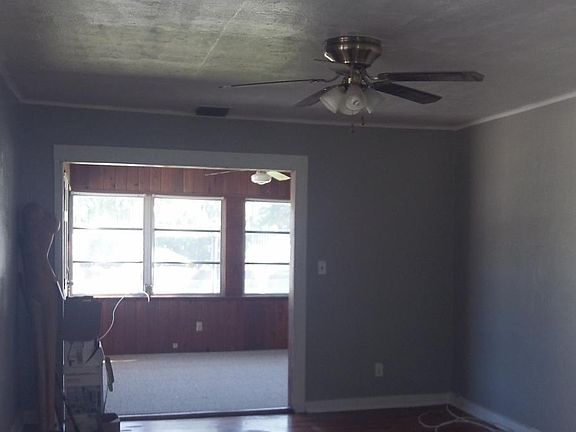 3rd image of 3928 S East Ave