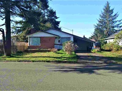 725 NE Douglas St, Newport, OR, 97365