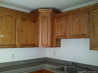 724 NE 4th St APT 5, Hallandale, FL 33009