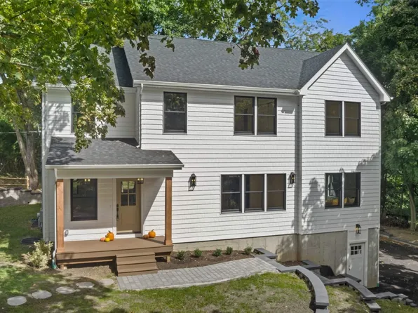 35 Amagansett Drive, Sound Beach, NY 11789