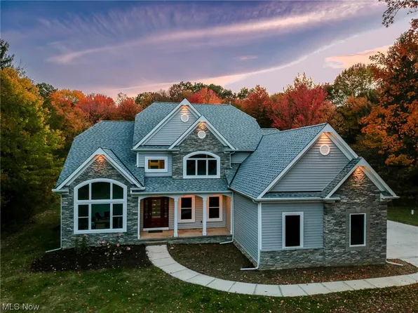 31500 Woodcrest Rd, Chagrin Falls, OH 44022