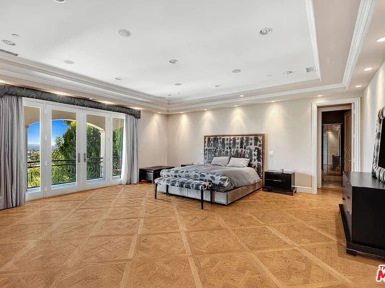 18047 Karen Dr — Photo 21