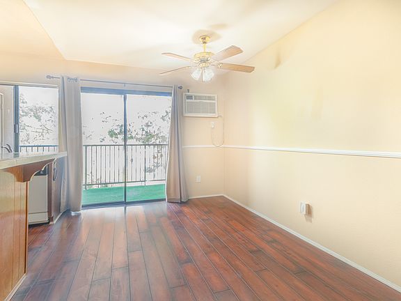 2nd image of 7855 Cowles Mountain Ct Unit A18