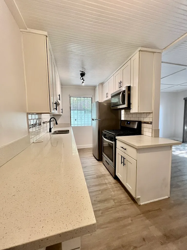 1 bed, 630 sqft, $2,495 — Photo 2