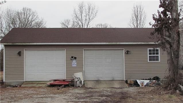 2nd image of 131 Volunteer Ave