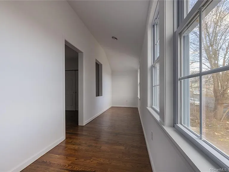340 Pleasantview Ave — Photo 8