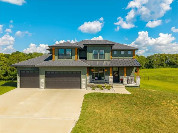 13401 Woodland Ranch Dr, Lone Jack, MO 64086