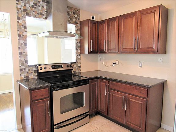 5th image of 1111 Longfellow Ave