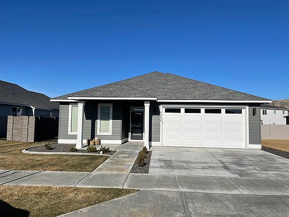 2nd image of 4658 Village View St