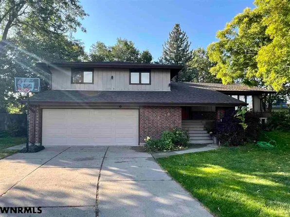 2330 Kramer Pl, Gering, NE 69341
