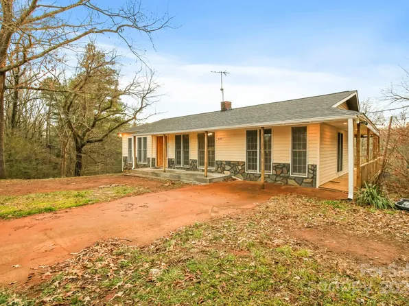 2155 Triplett Rd, Lenoir, NC 28630