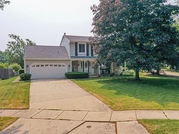 2nd image of 401 Summerfield Dr